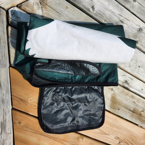 MOOSEHEAD LAGER PICNIC BLANKET ROLLUP Fold AWAY Outdoor Blanket Moosehead Beer - Picture 4 of 7